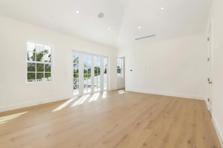 16 - Master Suite 1