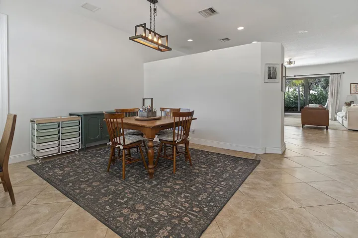 17226 72nd Rd N - #1404 - 200