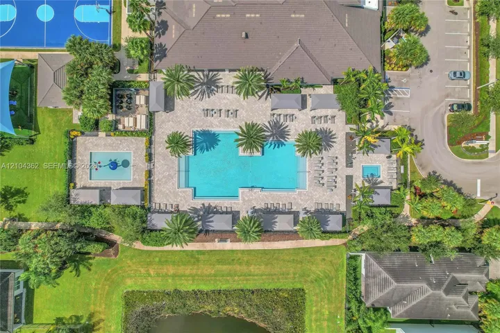 Clubhouse & community pool