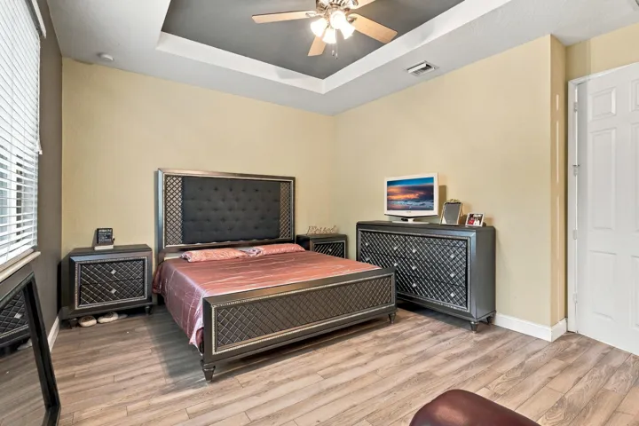Primary Bed with Tray Ceiling