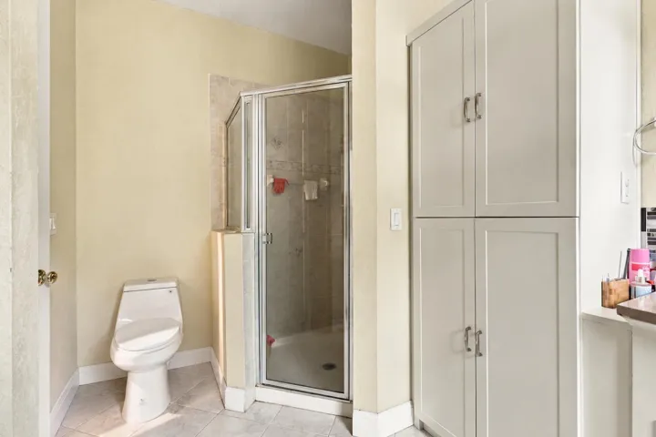 Additional Rooms Shared Bathroom