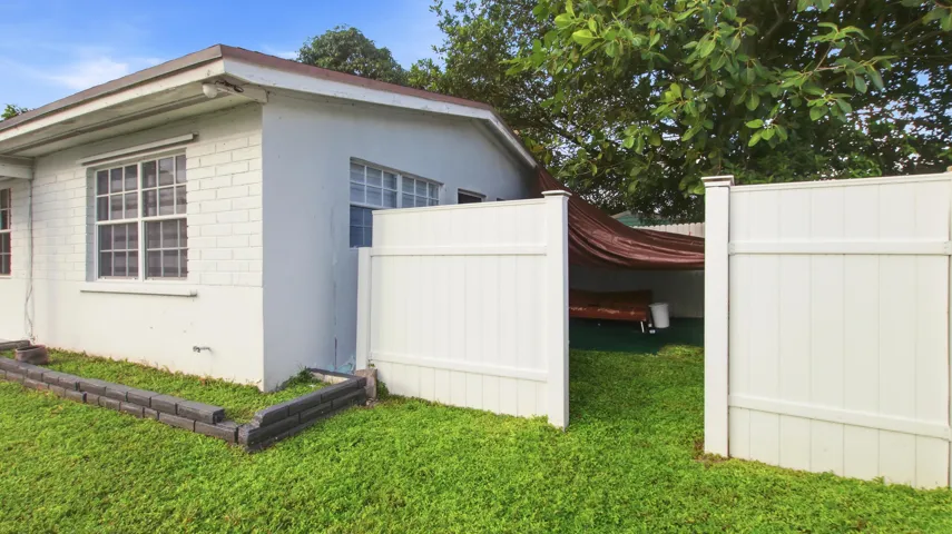 Private Yard for Master