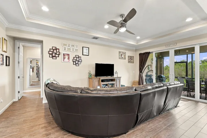 06_living room
