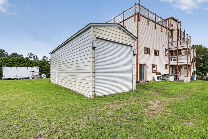 Detached Garage