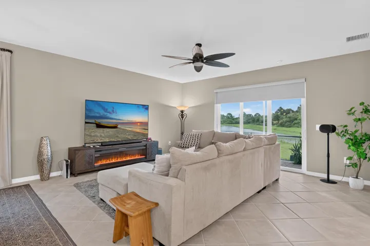 Living Room 4