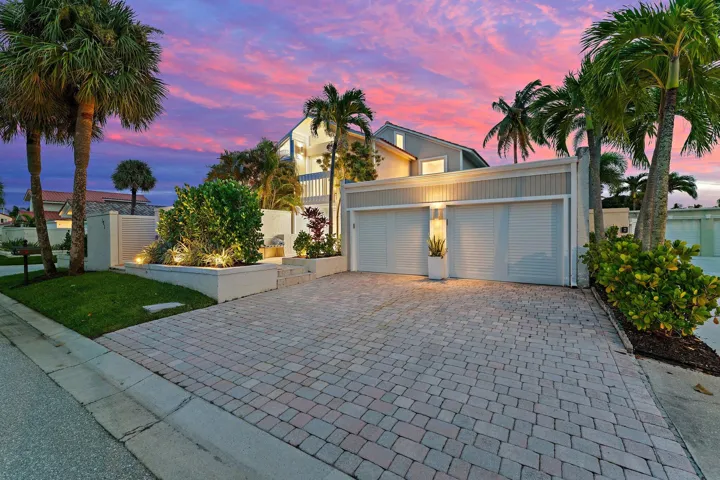 Spacious 2 car garage w/ epoxy flooring