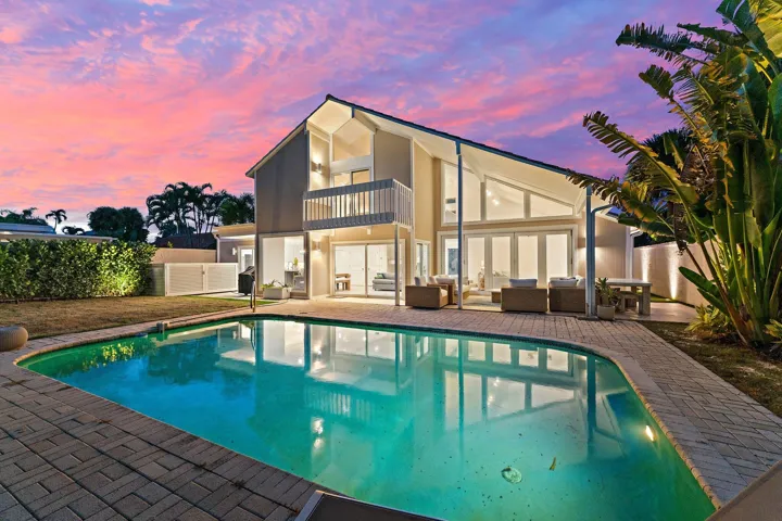 FULLY RENOVATED Beach home in Prime Jupiter location!