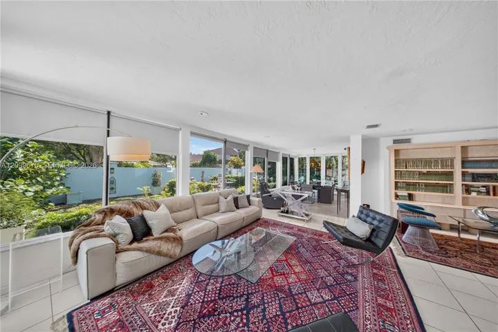 one living entertaining area