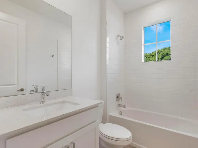 Guest Bathroom 1st Floor