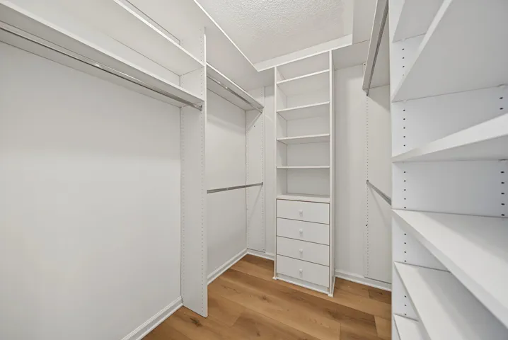 Closet 1