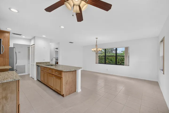 Kitchen/Dining