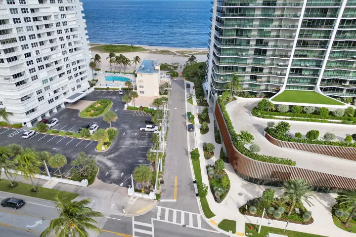 Crosswalk from Tradewinds to the most beautiful beaches of Pompano Beach.