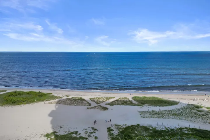 Put your toes in the sand at Pompano Beach