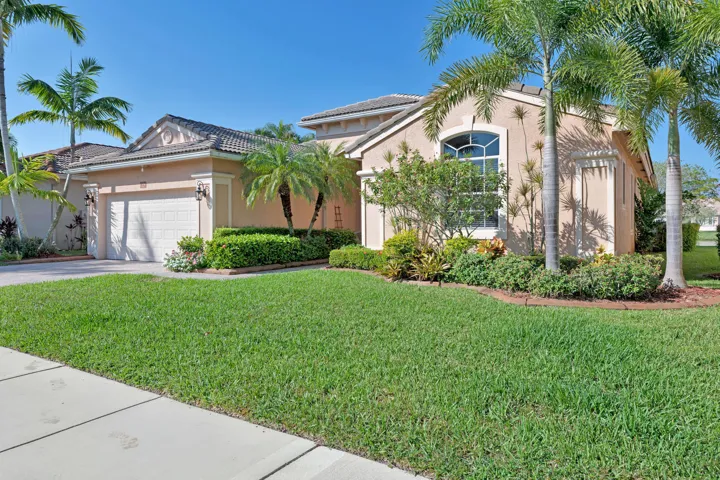9542 Lantern Bay Cir