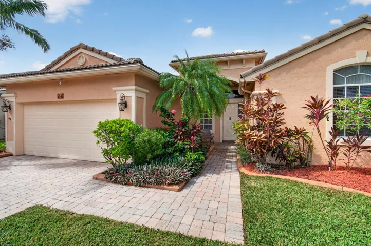 9542 Lantern Bay Cir