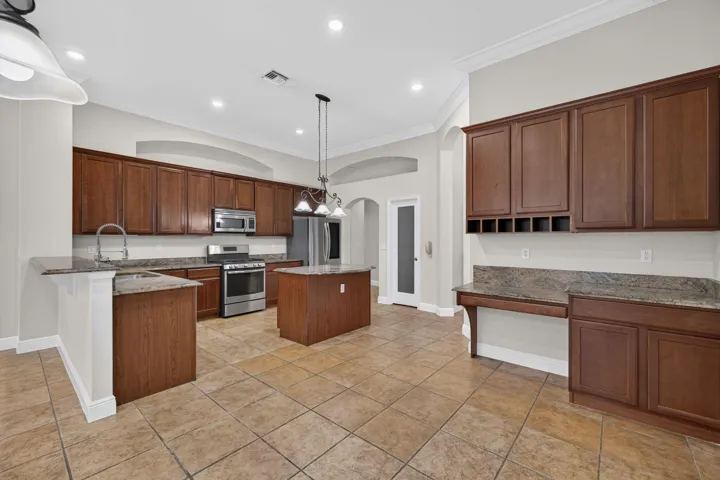 11 - Gourmet Kitchen