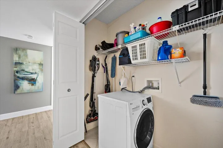 Closet with Washer/Dryer Combo