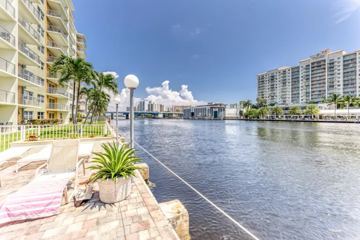 lauderdale tower pool (10)