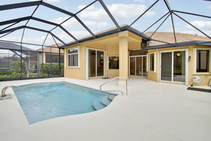 Screened Patio/Pool