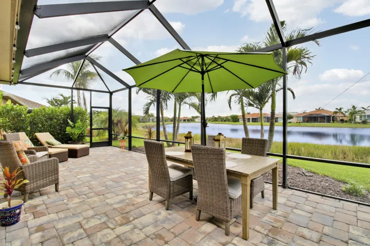 Expansive Screened Lanai