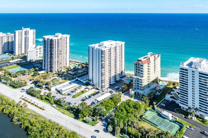 045-5380NorthOceanDrive-19D-RivieraBeach