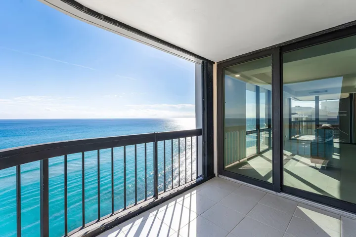 040-5380NorthOceanDrive-19D-RivieraBeach
