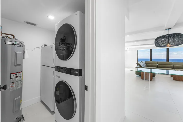 017-5380NorthOceanDrive-19D-RivieraBeach