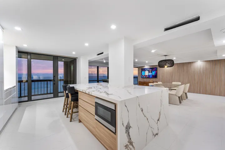 066-5380NorthOceanDrive-19D-RivieraBeach