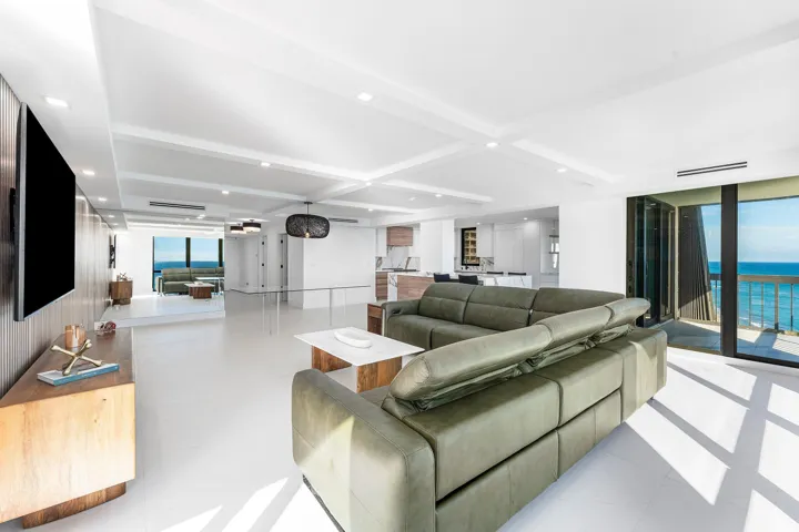 008-5380NorthOceanDrive-19D-RivieraBeach