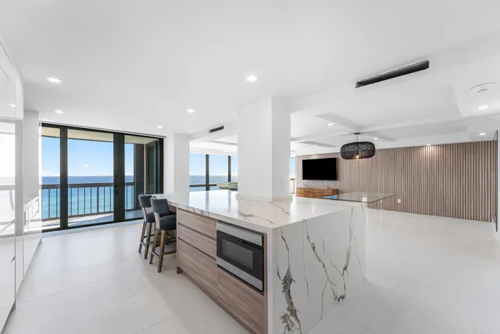 011-5380NorthOceanDrive-19D-RivieraBeach