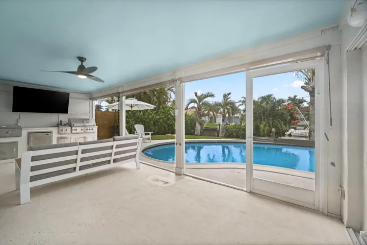 160 SE 9th Street, Pompano