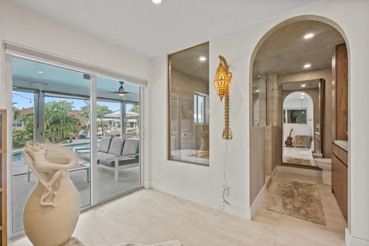 160 SE 9th Street, Pompano