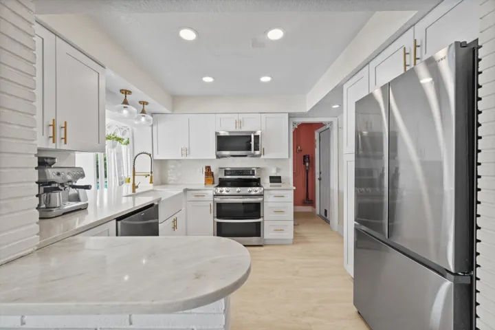 160 SE 9th Street, Pompano