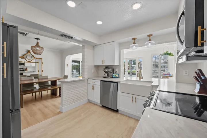 160 SE 9th Street, Pompano