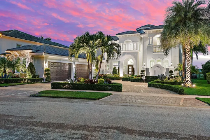 ELENA has the largest lots in Jupiter CC