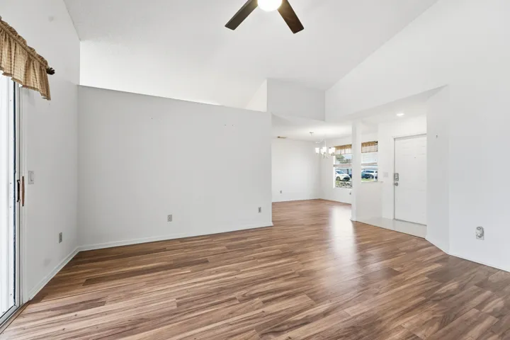 08_living room