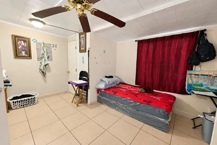 906 Bedroom 2 photo