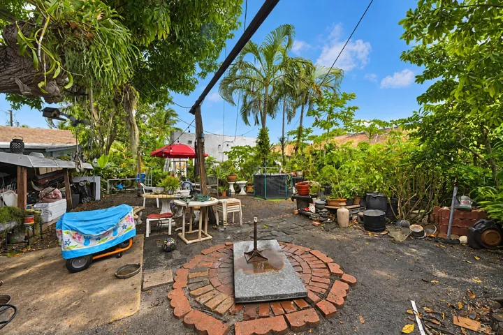 906 back yard