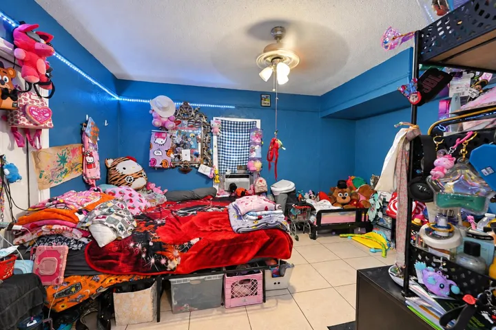 906 Primary bedroom 2
