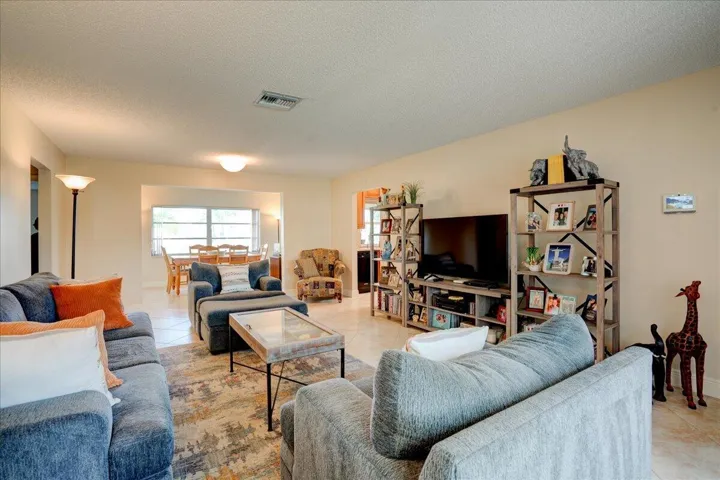 08-14315 Amapola Drive-4
