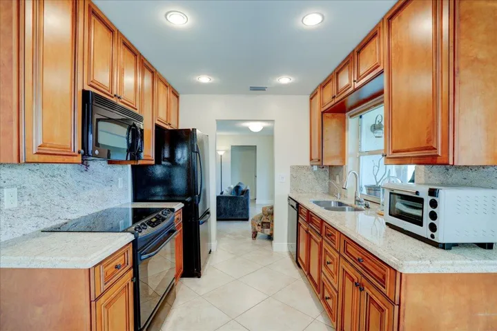 20-14315 Amapola Drive-16