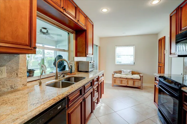 18-14315 Amapola Drive-14