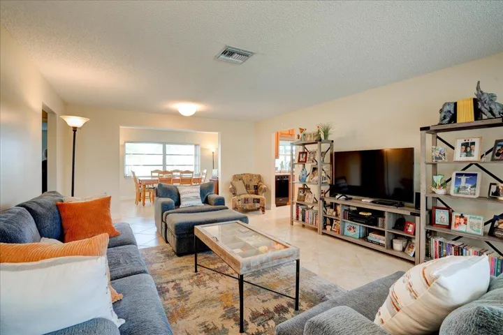 09-14315 Amapola Drive-5