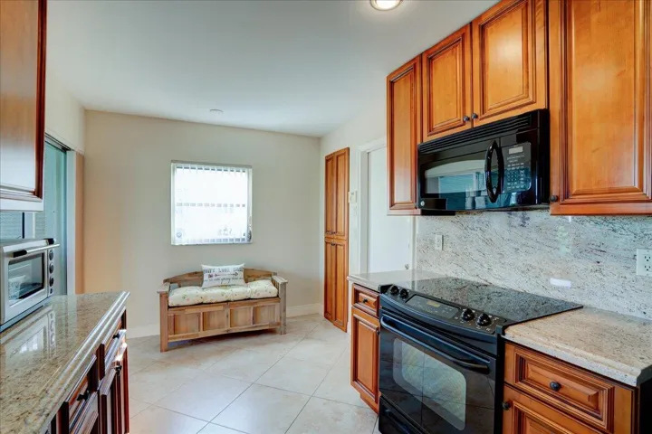 19-14315 Amapola Drive-15
