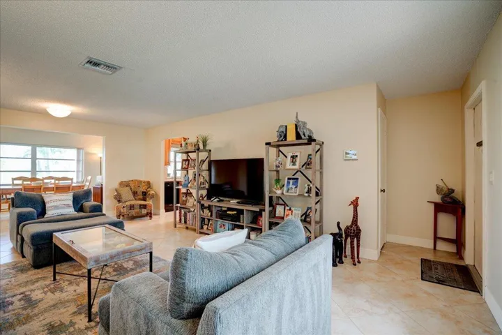 07-14315 Amapola Drive-3