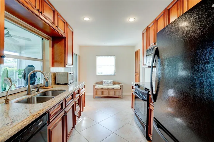 17-14315 Amapola Drive-13