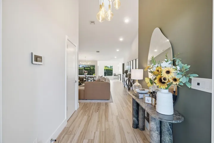 Entry Way/Foyer