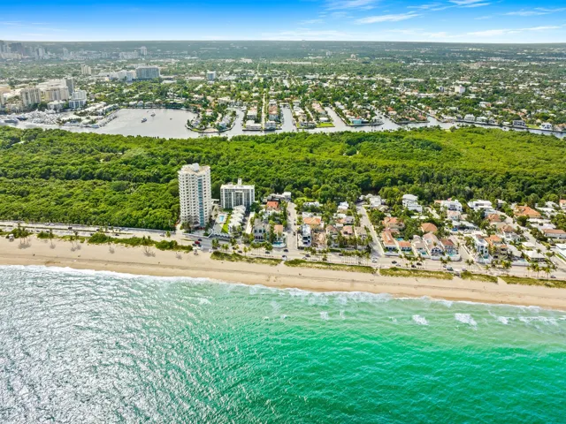 Beach, Intracoastal & Park Nearby