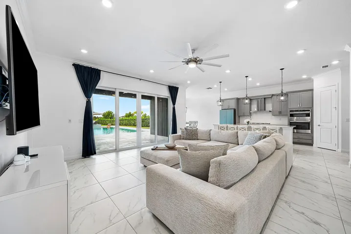 011-865HooklineCircle-Loxahatchee-FL-334