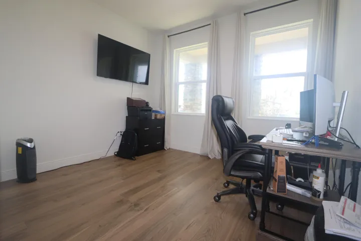 12 First floor bedrm -office